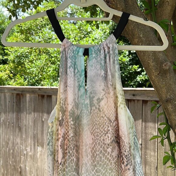 Single Los Angeles Women’s Small Colorful Printed Flowy Mini Dress for Summer! - Picture 2 of 10